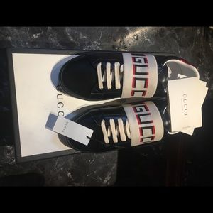 Men’s ace Gucci stripe sneakers size 7(US)